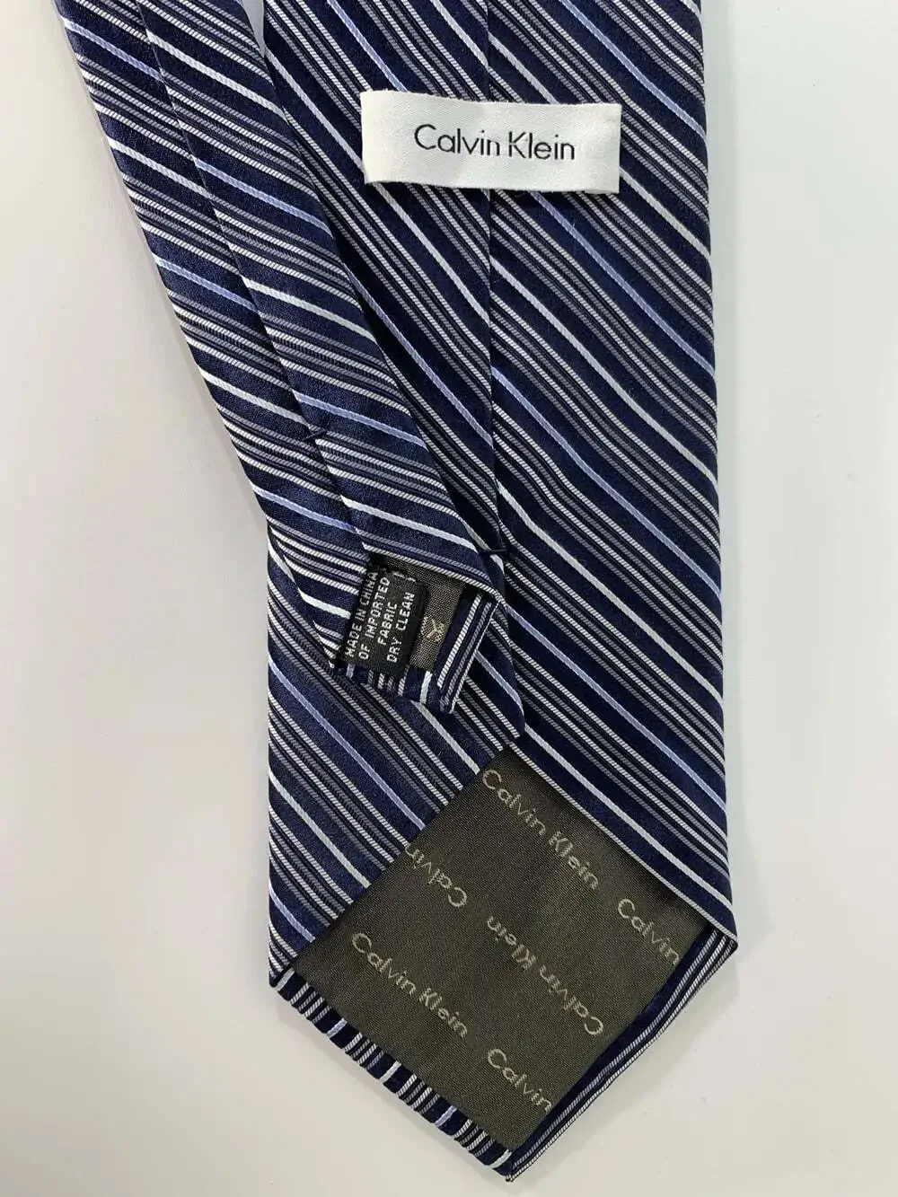Calvin Klein Men’s Rep Tie neck tie blue silver striped